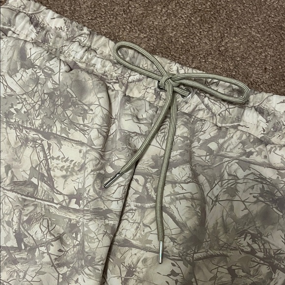 Women's Camouflage Print Shorts - Picture 3 of 5